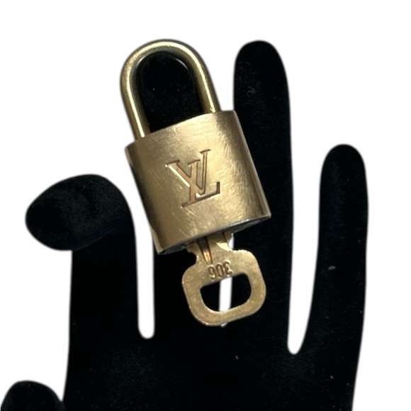 Louis Vuitton Gold Lock and Key Set #306 - Picture 1 of 3